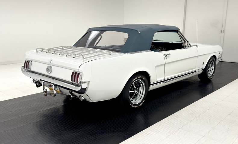 Ford-Mustang-1966-White-Blue-6