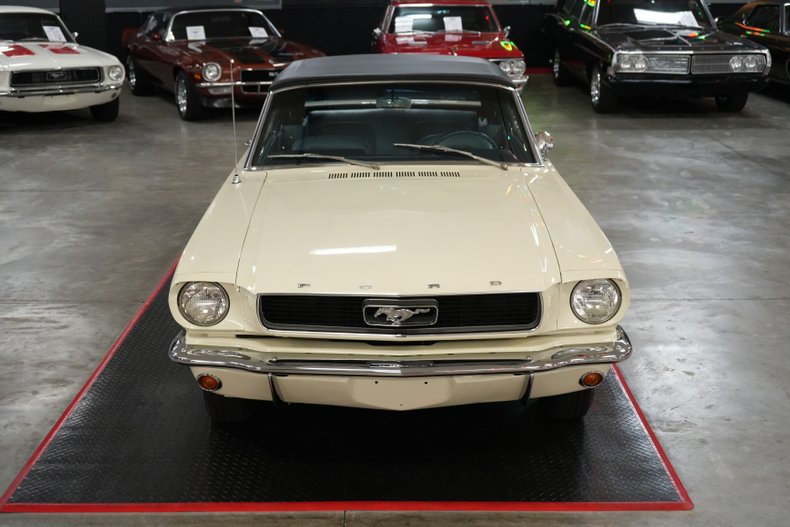 Ford-Mustang-1966-White-Blue-7