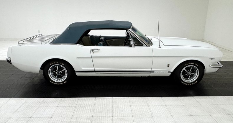 Ford-Mustang-1966-White-Blue-7