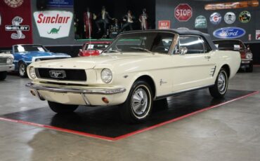 Ford-Mustang-1966-White-Blue-8