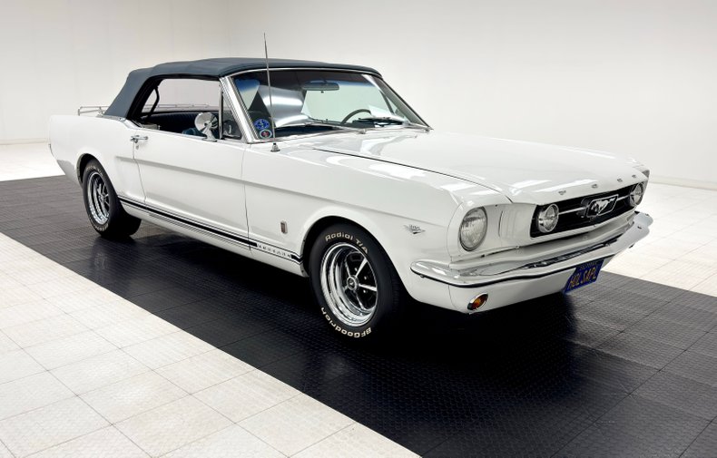 Ford-Mustang-1966-White-Blue-8