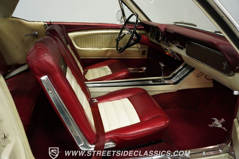 Ford-Mustang-1966-White-Red-10