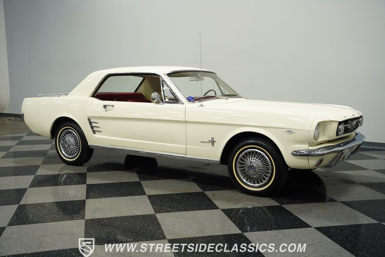 Ford-Mustang-1966-White-Red-19