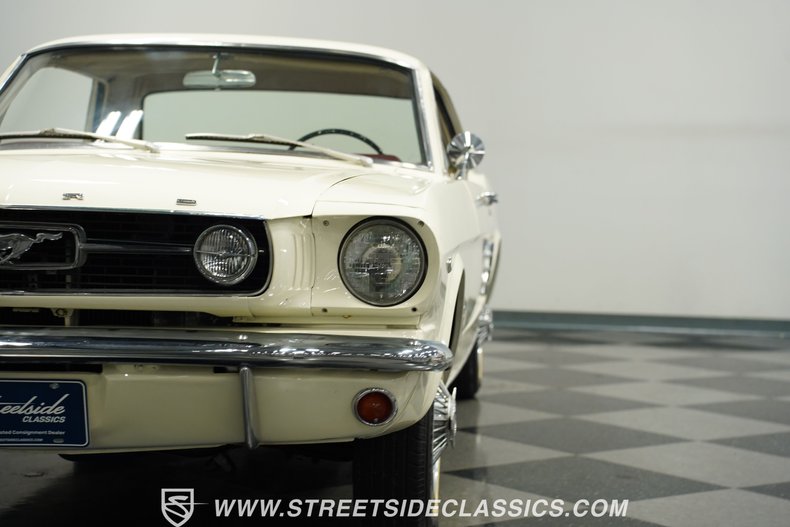 Ford-Mustang-1966-White-Red-23