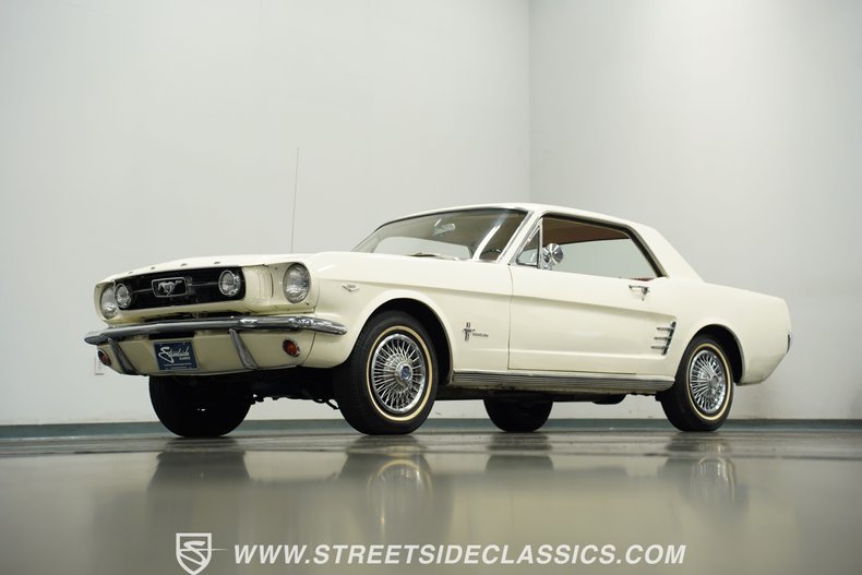 Ford-Mustang-1966-White-Red-24