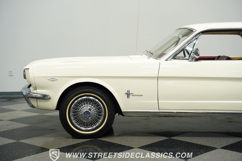 Ford-Mustang-1966-White-Red-27