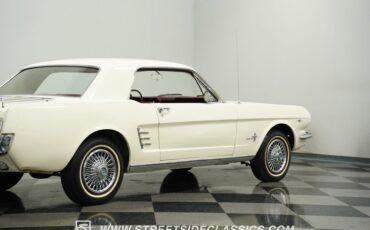 Ford-Mustang-1966-White-Red-32