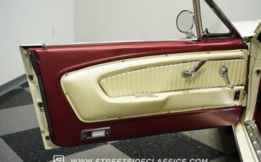 Ford-Mustang-1966-White-Red-39