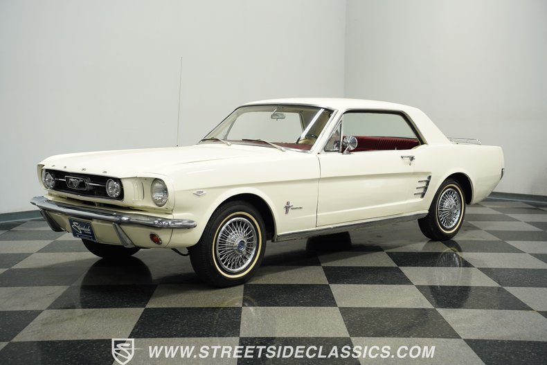 Ford-Mustang-1966-White-Red-4