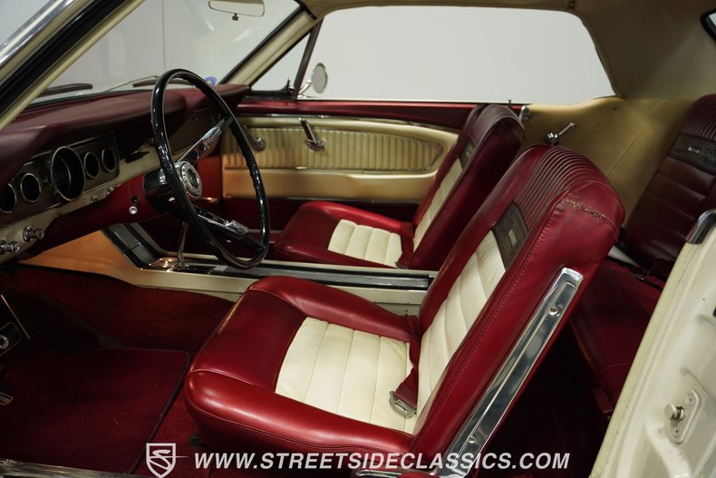 Ford-Mustang-1966-White-Red-40