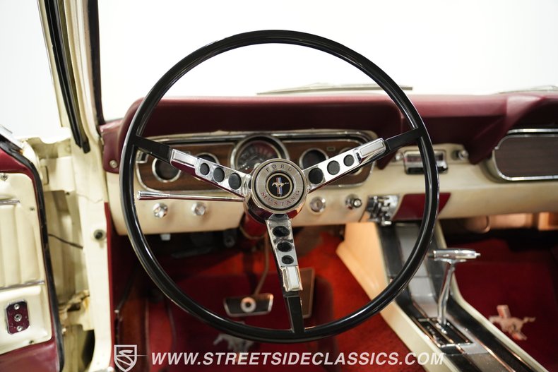 Ford-Mustang-1966-White-Red-41
