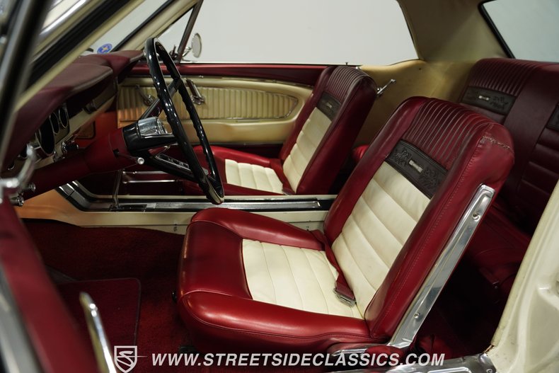 Ford-Mustang-1966-White-Red-48