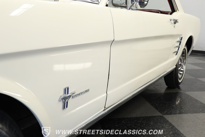 Ford-Mustang-1966-White-Red-6