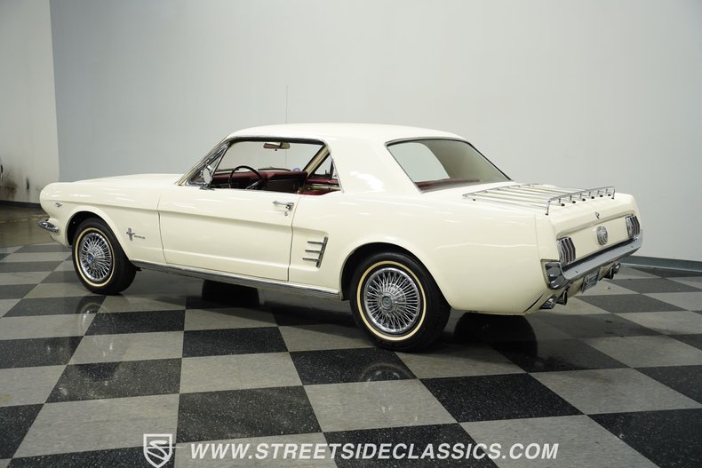 Ford-Mustang-1966-White-Red-7