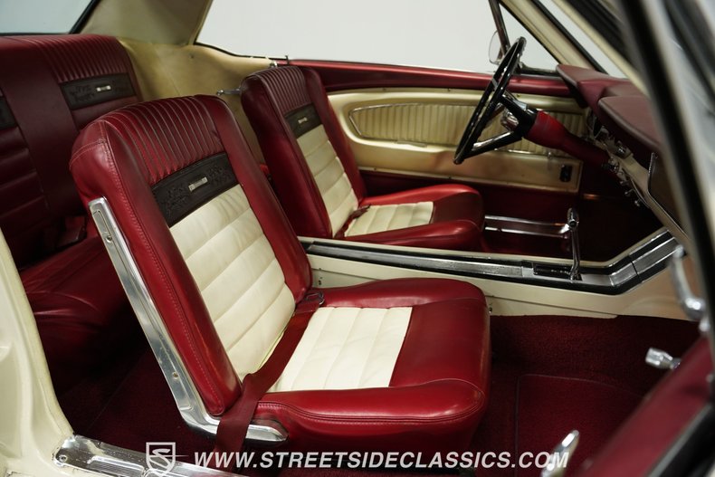 Ford-Mustang-1966-White-Red-9