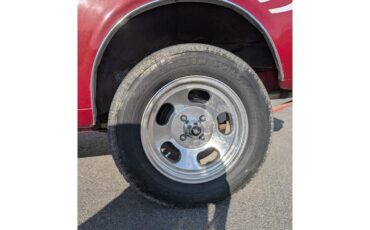 Ford-Mustang-1966-WhiteRedBurgundy-Red-21