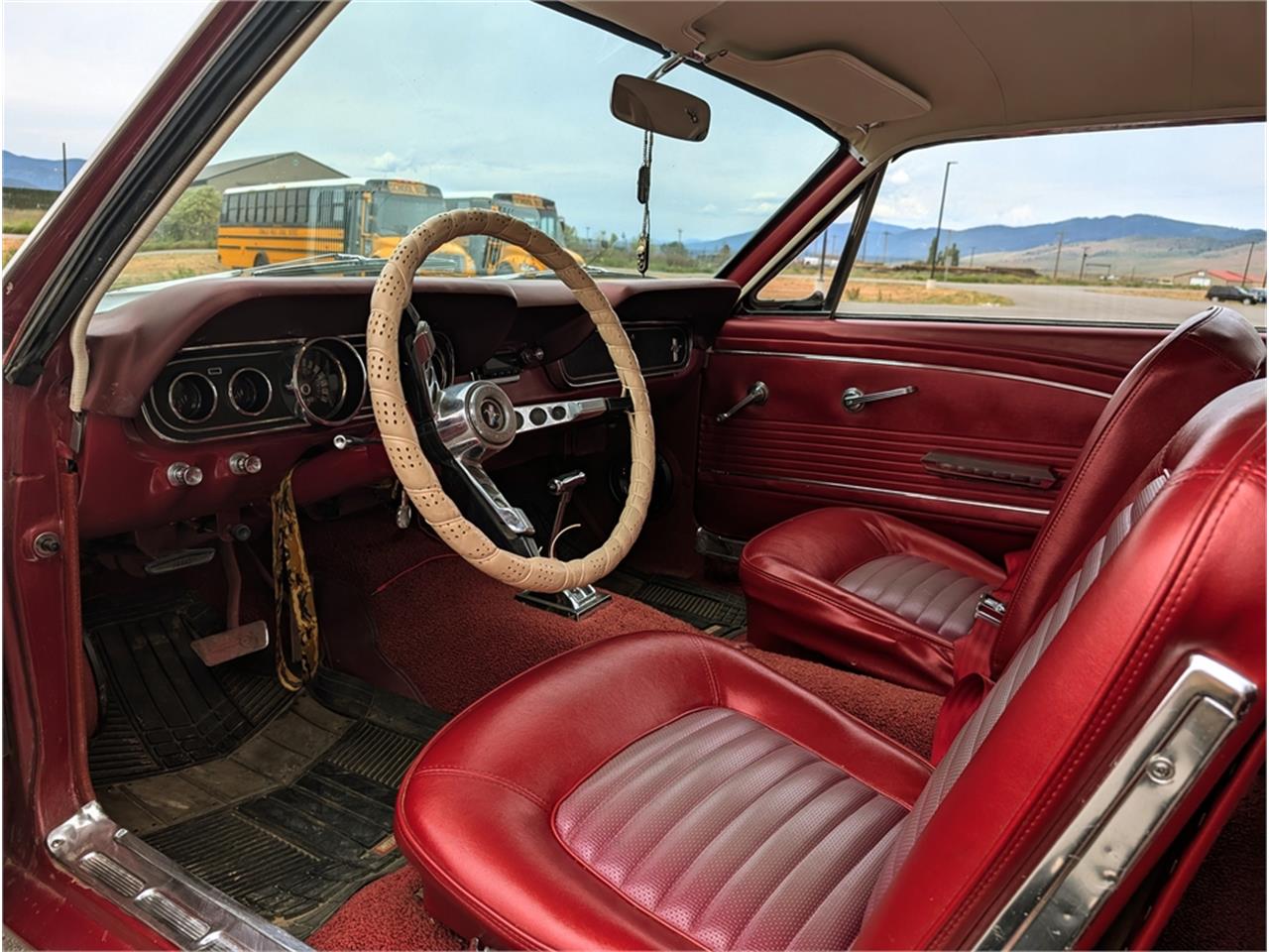 Ford-Mustang-1966-WhiteRedBurgundy-Red-23