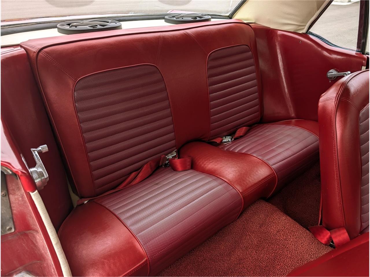 Ford-Mustang-1966-WhiteRedBurgundy-Red-28