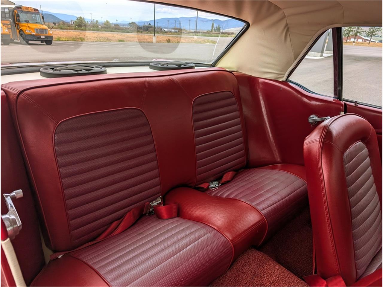 Ford-Mustang-1966-WhiteRedBurgundy-Red-29