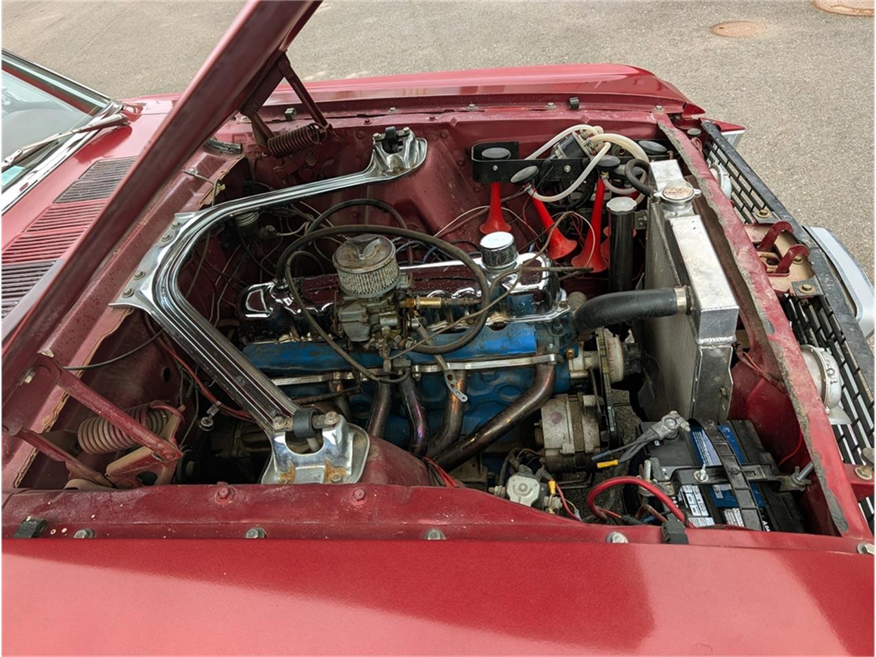 Ford-Mustang-1966-WhiteRedBurgundy-Red-32
