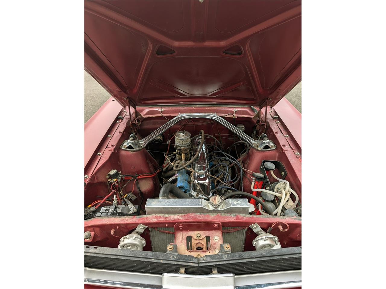 Ford-Mustang-1966-WhiteRedBurgundy-Red-4