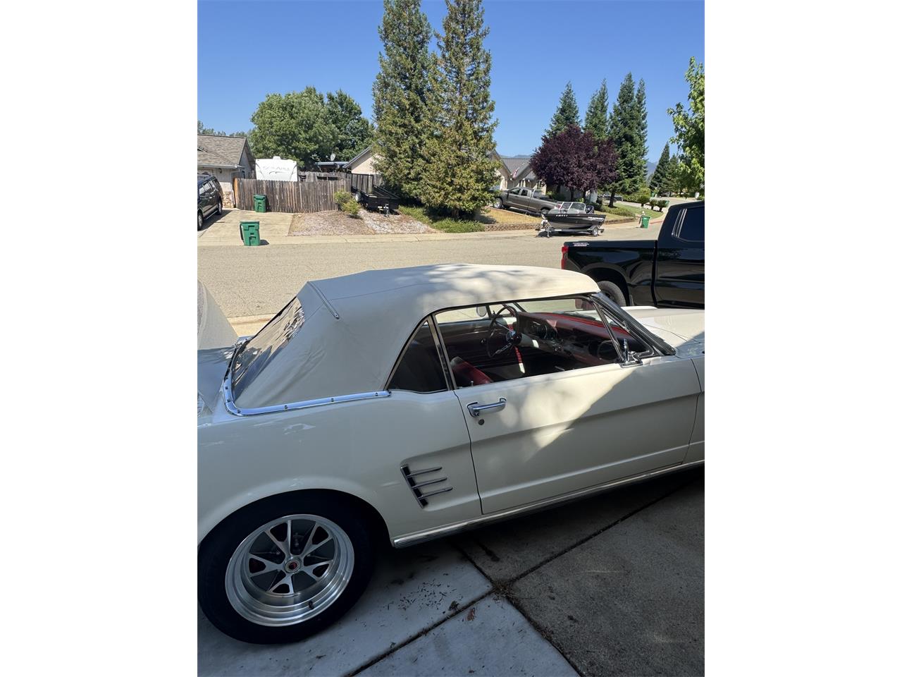 Ford-Mustang-1966-Wimbledon-White-Burgundy-1
