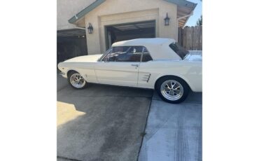 Ford-Mustang-1966-Wimbledon-White-Burgundy-2