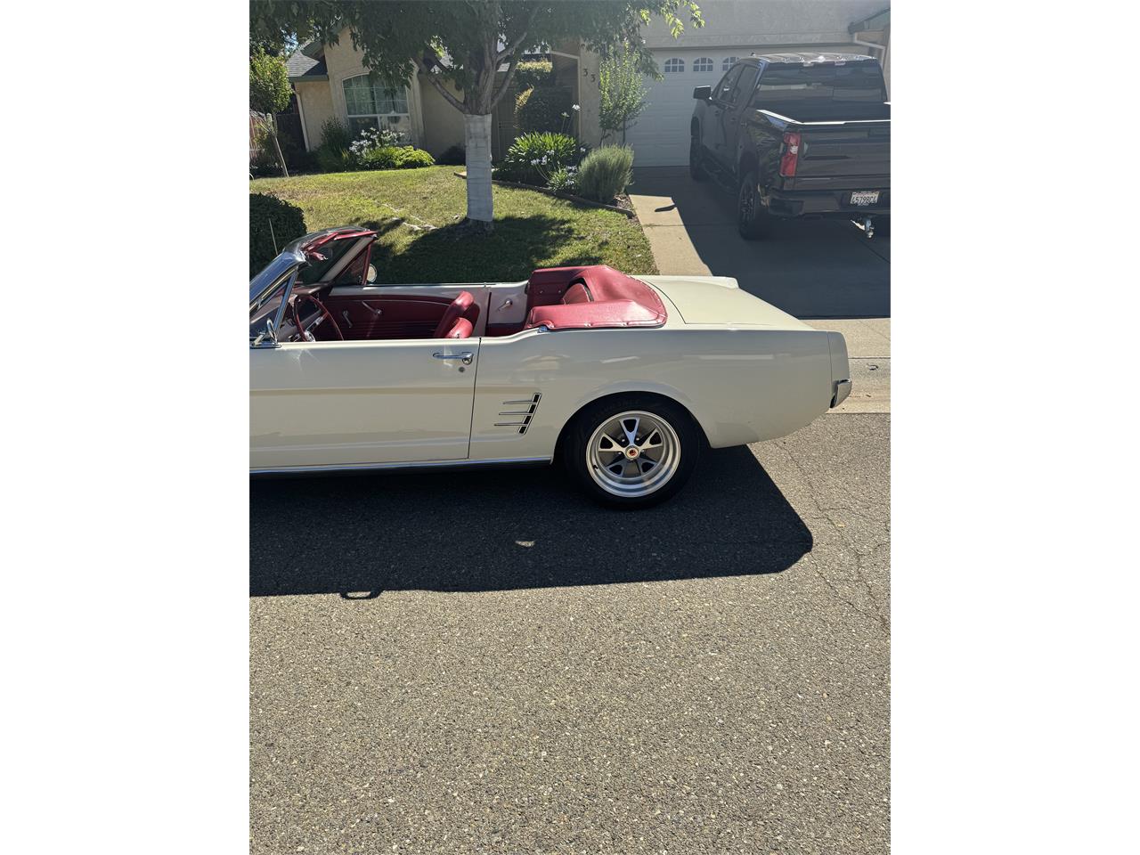 Ford-Mustang-1966-Wimbledon-White-Burgundy-21