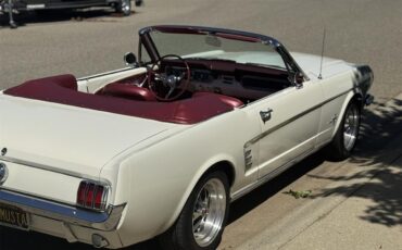Ford-Mustang-1966-Wimbledon-White-Burgundy-26