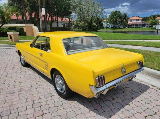 Ford-Mustang-1966-Yellow-7