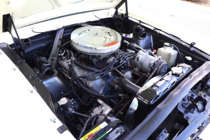 Ford-Mustang-1966-Yellow-Black-23