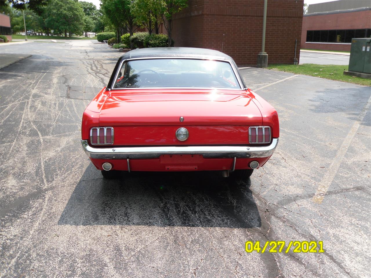 Ford-Mustang-1966-red-black-18