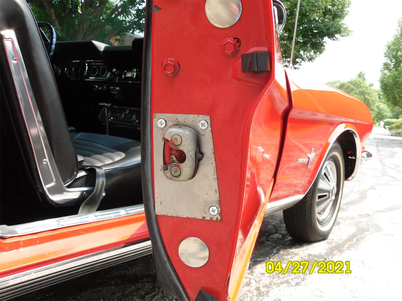 Ford-Mustang-1966-red-black-52