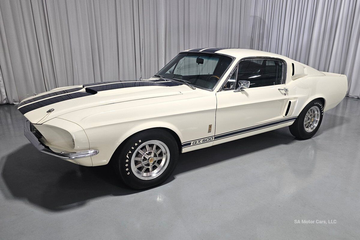 Ford-Mustang-1967-11