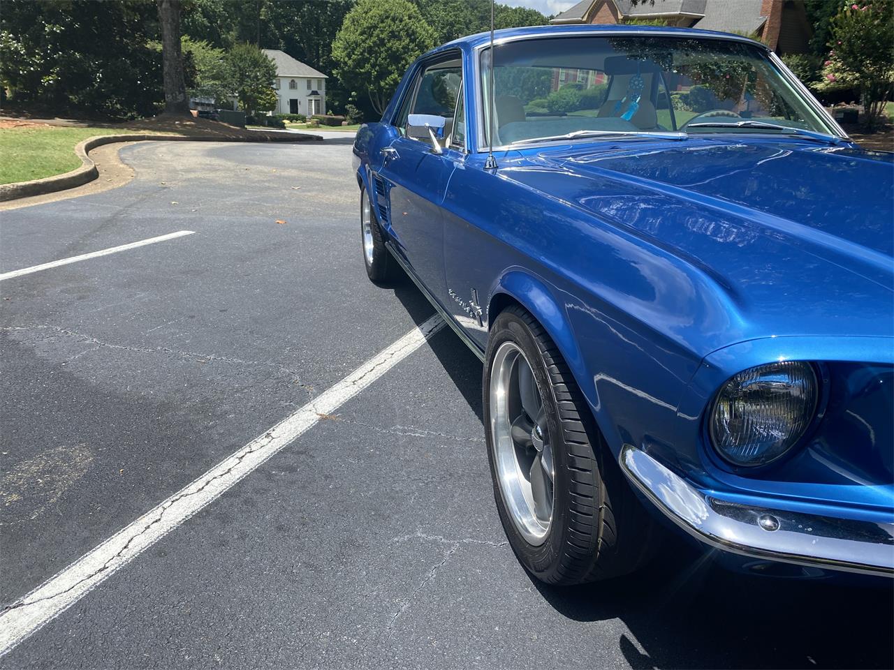 Ford-Mustang-1967-Acapulco-Blue-Super-White-2