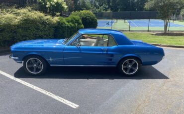 Ford-Mustang-1967-Acapulco-Blue-Super-White