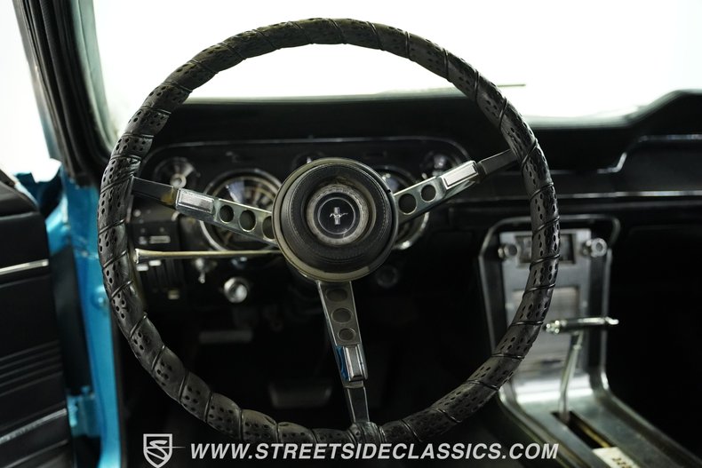 Ford-Mustang-1967-Blue-Metallic-Black-2