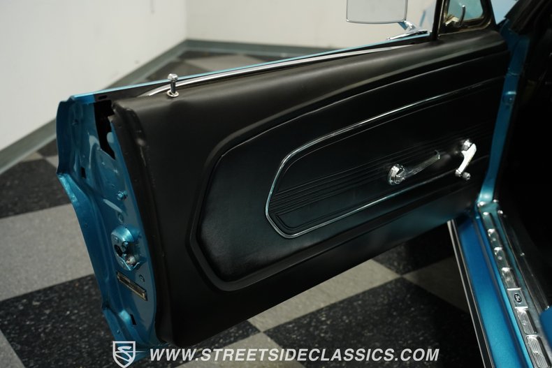 Ford-Mustang-1967-Blue-Metallic-Black-36