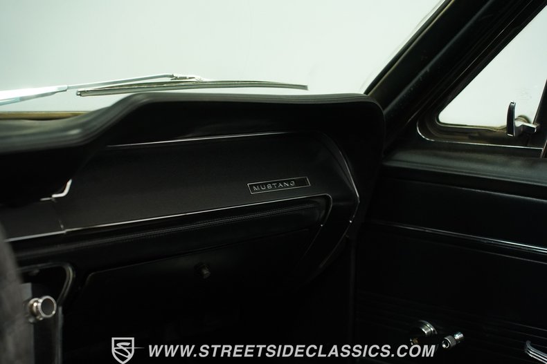 Ford-Mustang-1967-Blue-Metallic-Black-41