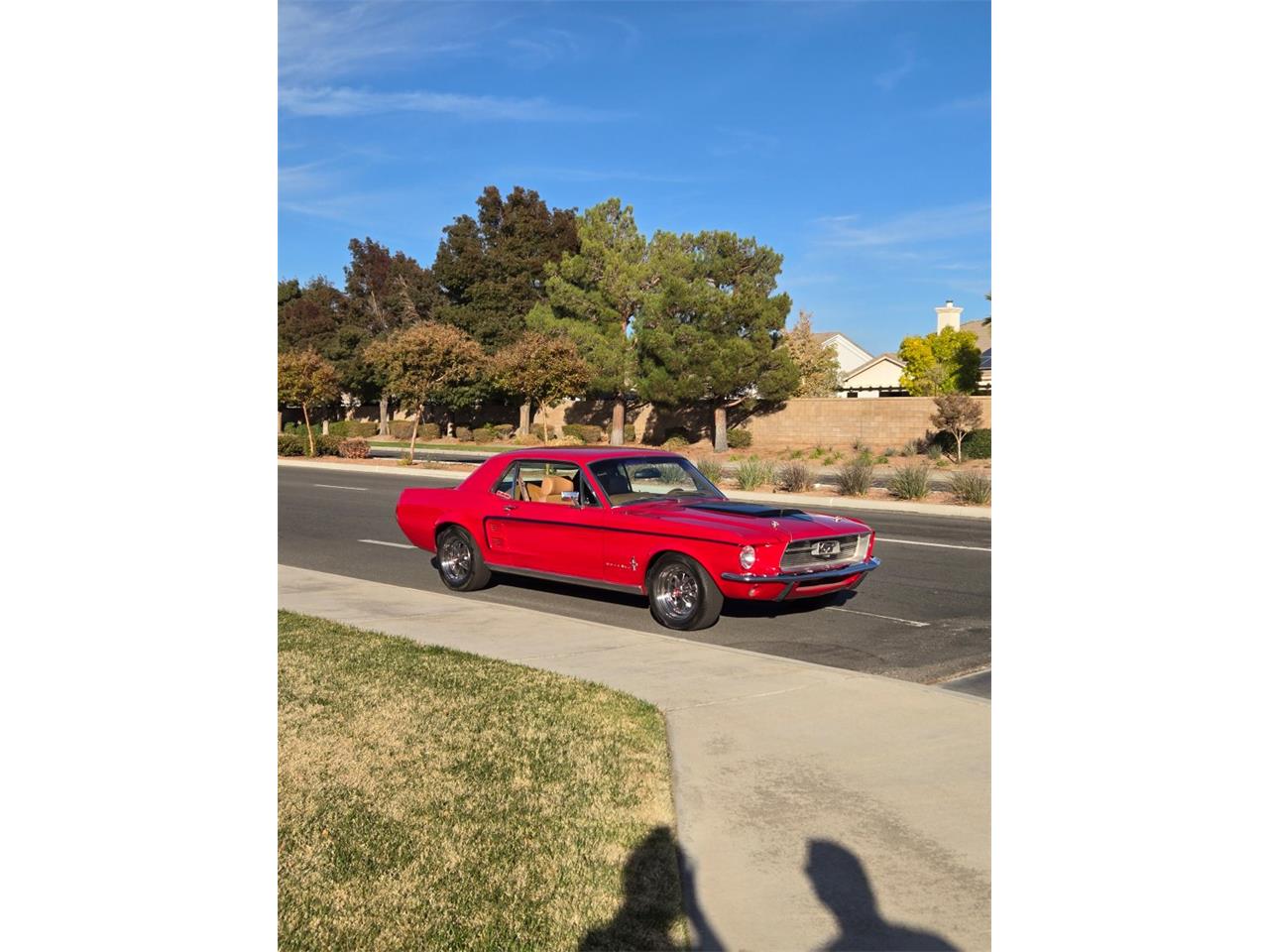 Ford-Mustang-1967-Candy-Apple-Red-Tan-11