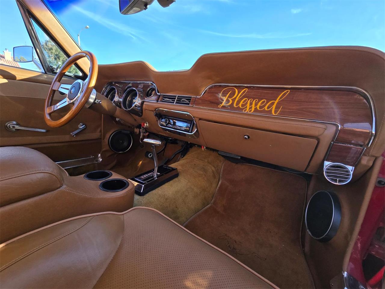 Ford-Mustang-1967-Candy-Apple-Red-Tan-17