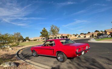 Ford-Mustang-1967-Candy-Apple-Red-Tan-2