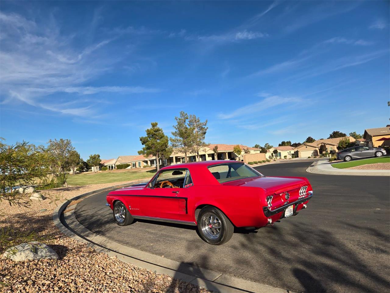 Ford-Mustang-1967-Candy-Apple-Red-Tan-2