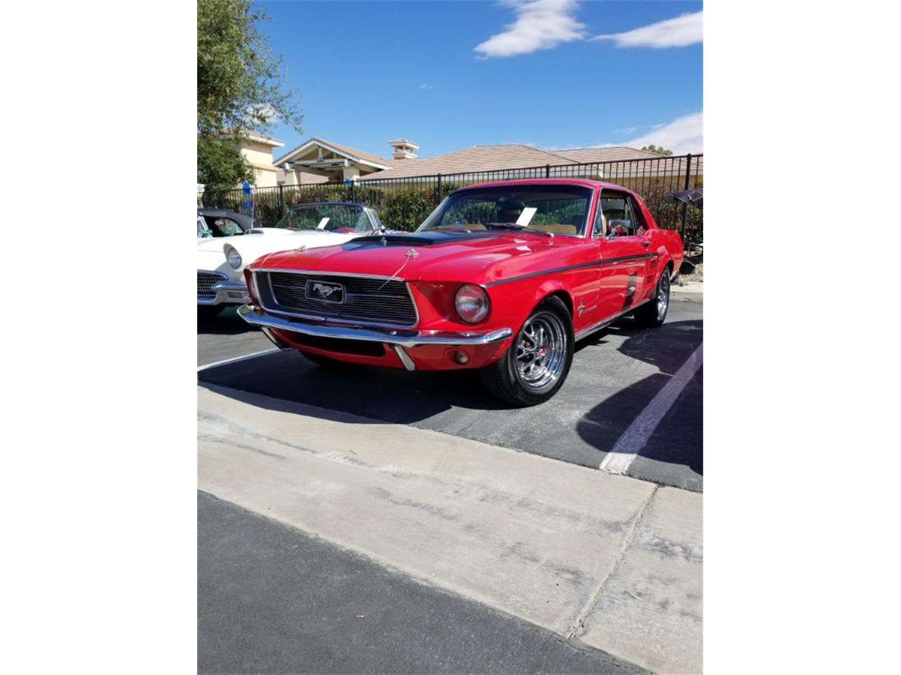 Ford-Mustang-1967-Candy-Apple-Red-Tan-4