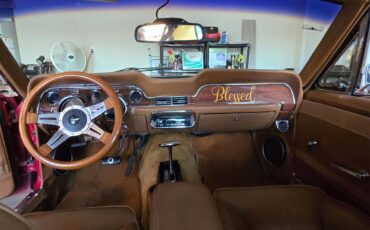 Ford-Mustang-1967-Candy-Apple-Red-Tan-7