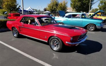 Ford-Mustang-1967-Candy-Apple-Red-Tan-8