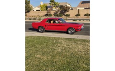 Ford-Mustang-1967-Candy-Apple-Red-Tan-9