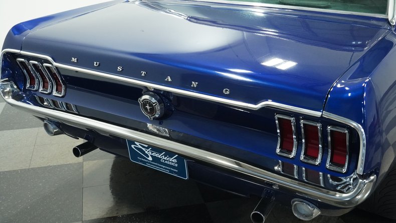 Ford-Mustang-1967-Dark-Blue-Metallic-Black-23