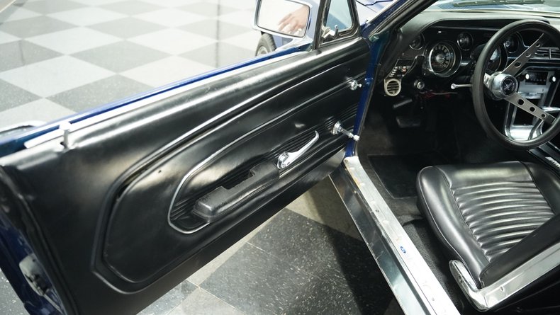 Ford-Mustang-1967-Dark-Blue-Metallic-Black-31