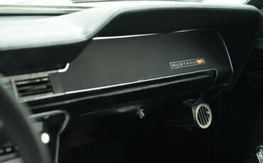 Ford-Mustang-1967-Dark-Blue-Metallic-Black-35